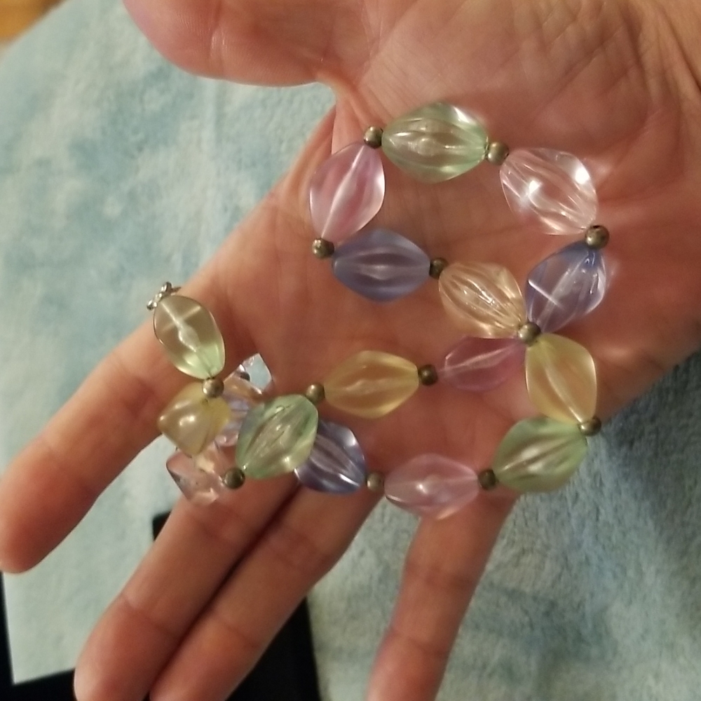 Colorful bead necklace - Picture 4 of 5